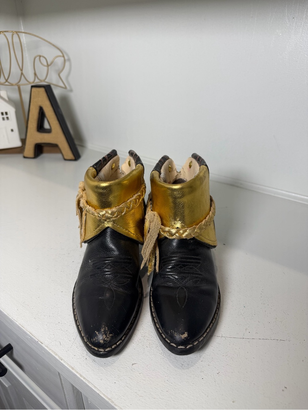 Vintage Western Ankle Boots Women's 6 Black Gold Leather Cowboy Booties Festival - Picture 2 of 8